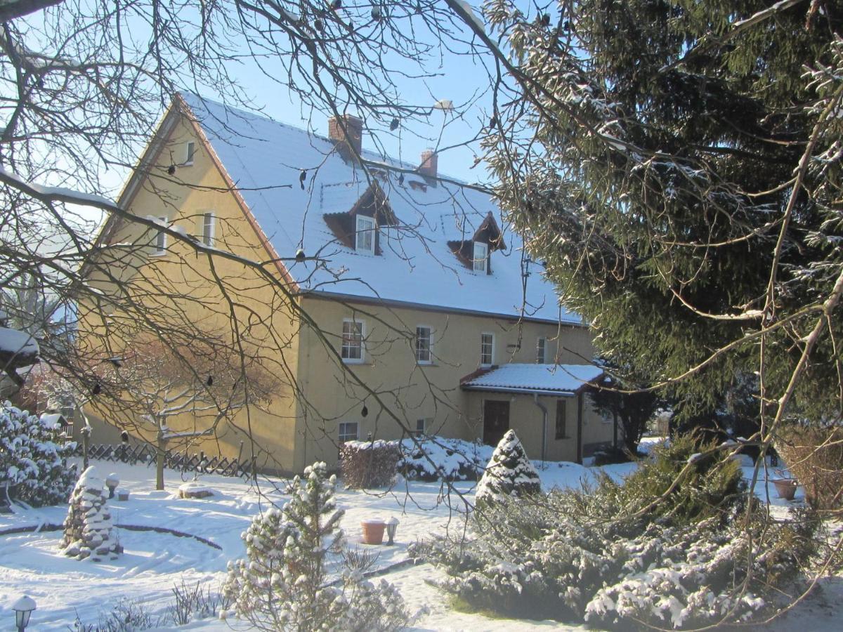 Spacious Holiday Home In Stara Kamienica With Pond Esterno foto